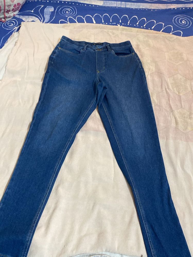 Blue Streachble Denim With Pockets