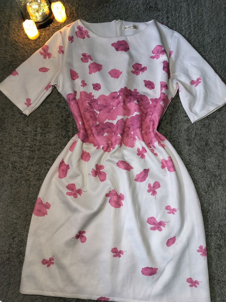 Designer&#39;s Formal Dress In Pink Colour 🩷🤍🤍