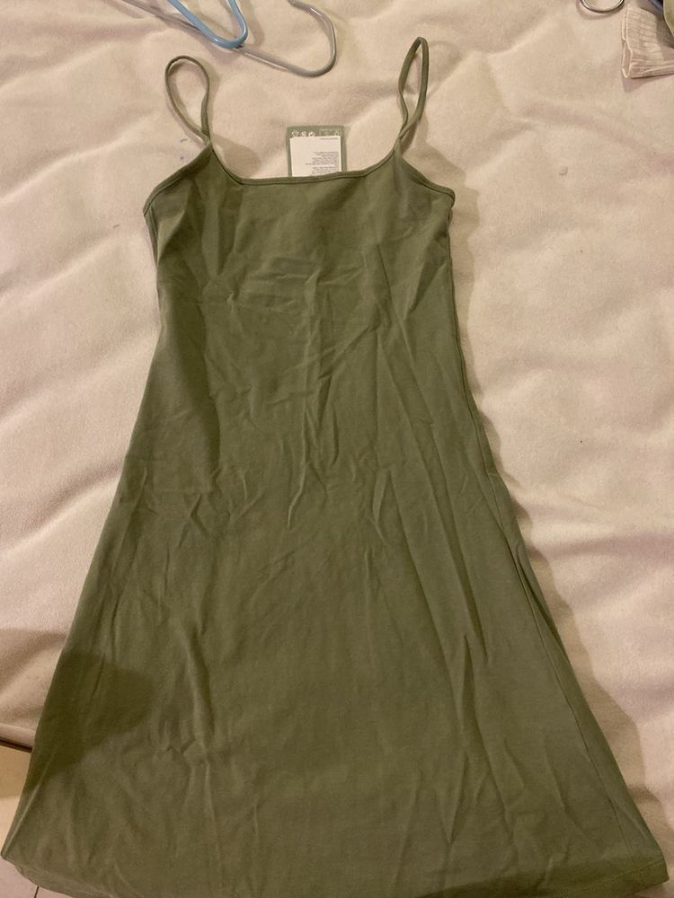 H&amp;M GREEN DRESS WITH TAG