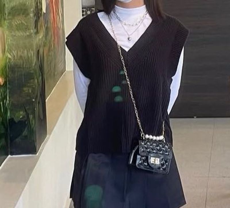 H&amp;M Black Knit Sweater Vest