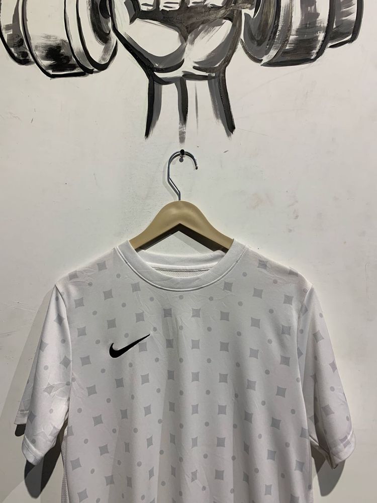 Nike T-Shirt
