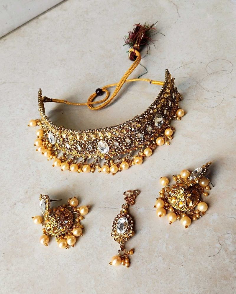 Beautiful Golden Choker Set