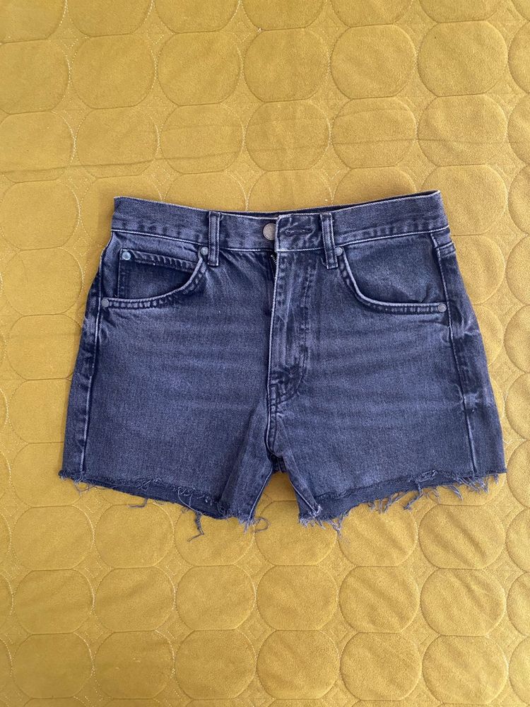 Zara Denim Shorts waist 28