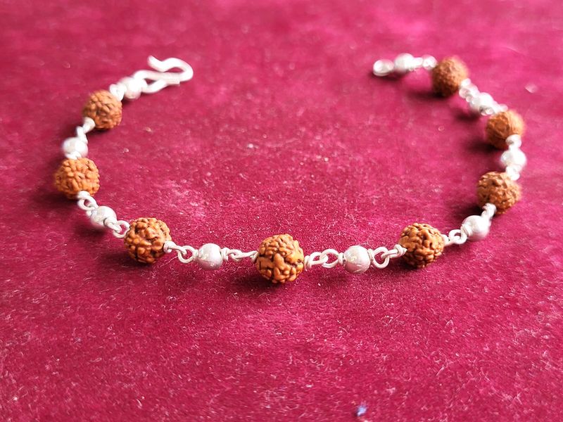 7 Pcs Silver Rudraksh Rakhi / Bracelet (Rud006)