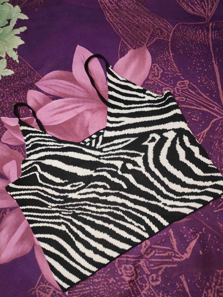 Urbanic Crop Top