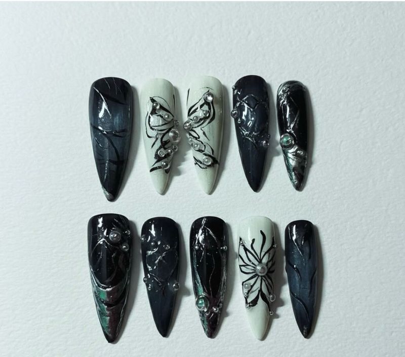 Press on nails black butterfly