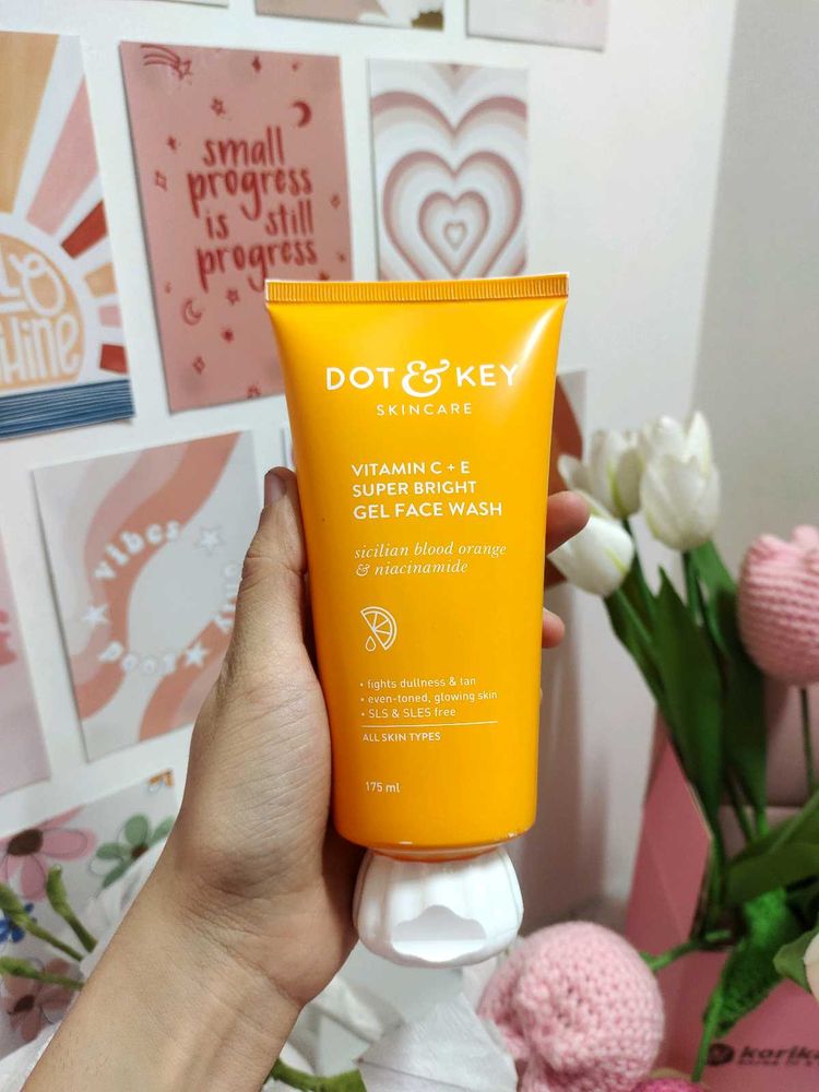 Dot &amp; Key Super Bright Face Wash 🍋