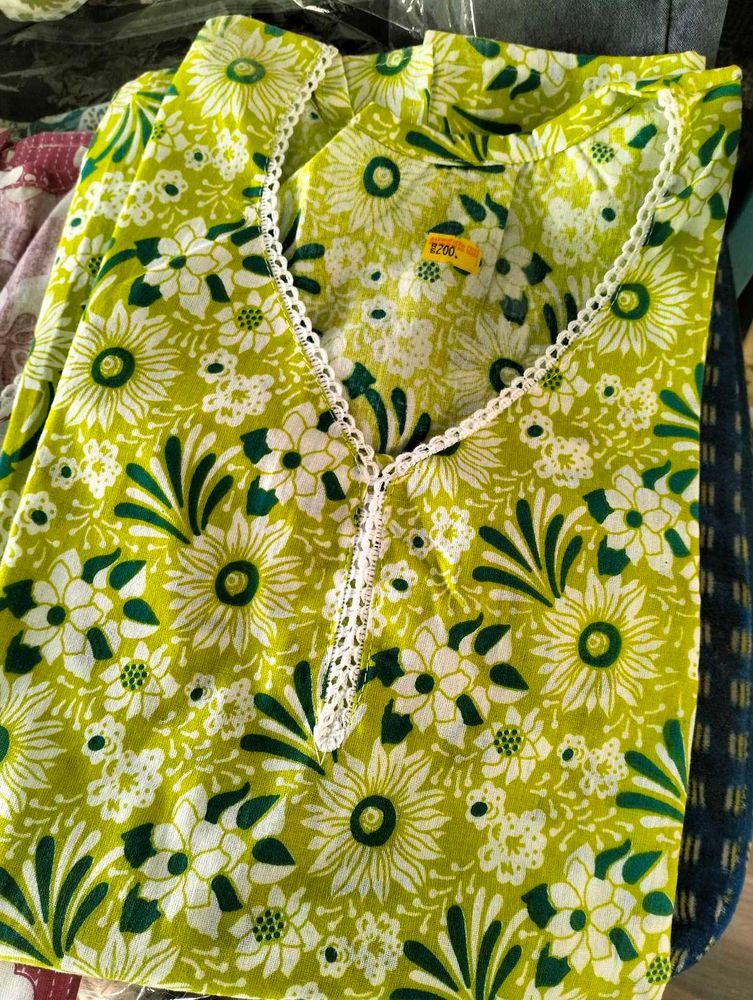 SHORT KURTI