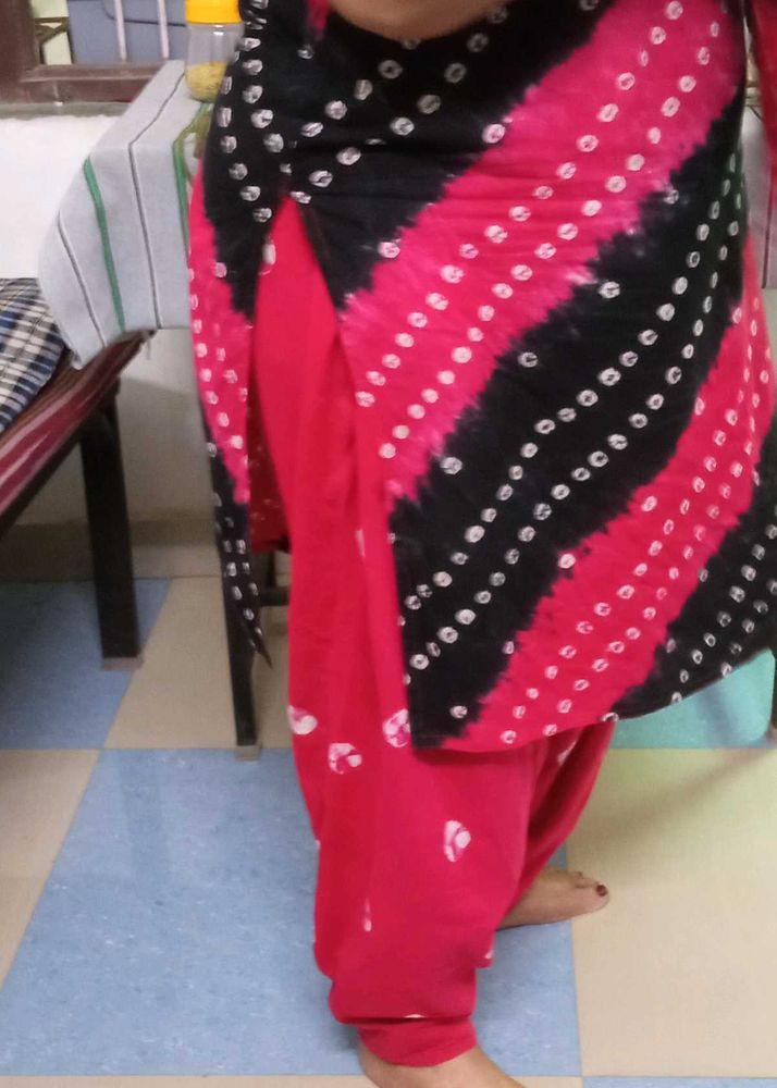 Bandhej Women Suit Red Shalwar Kurta