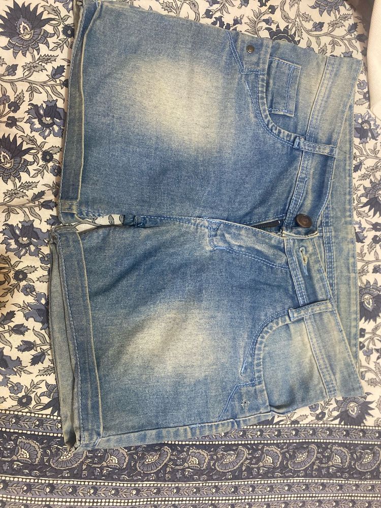 It’s A Stylish Denim Shorts