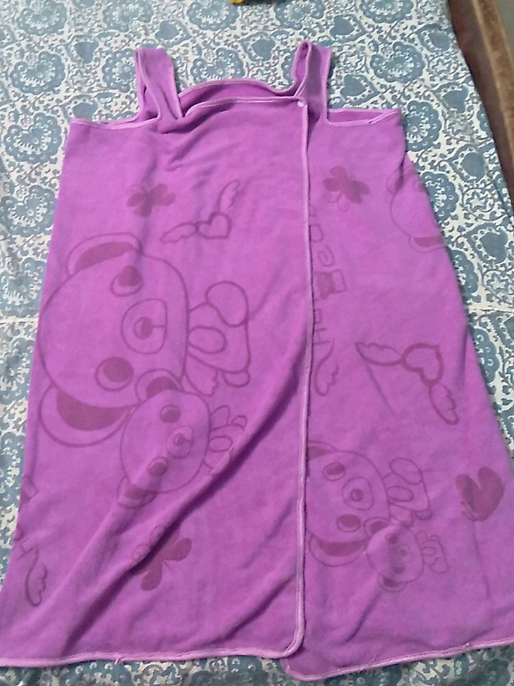 Girl&#39;s Bath Robe....