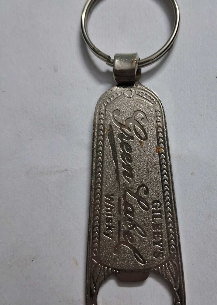 Vintage Green Label Whisky Keychain