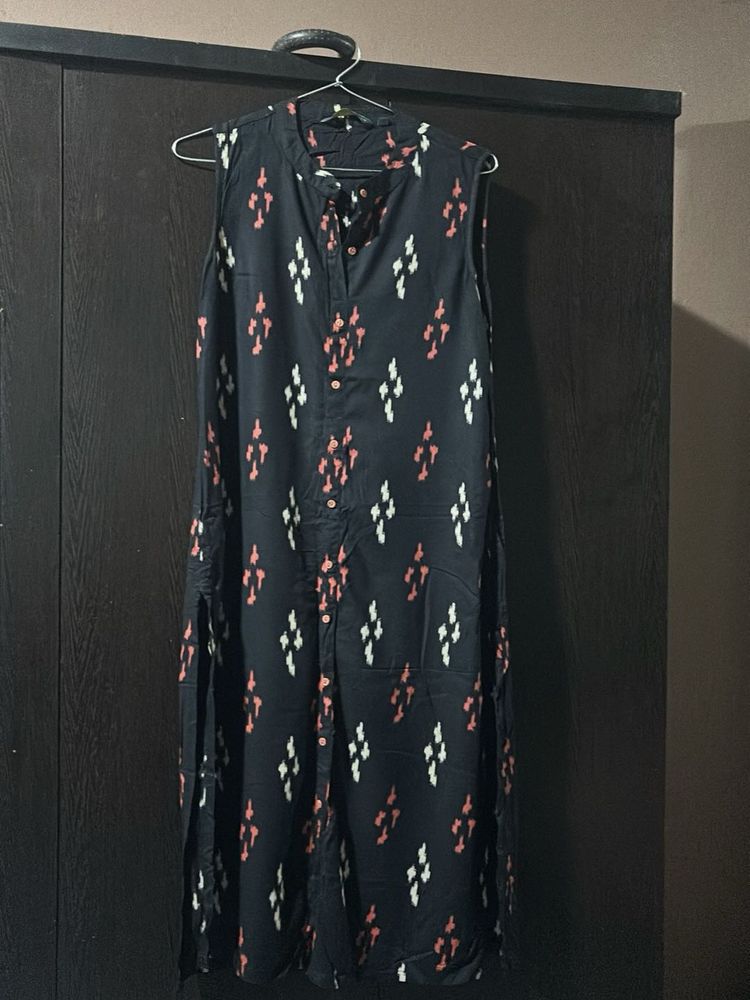 Sleeveless Black Printed Kurti
