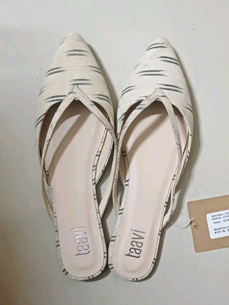 Taavi Off White Ikat Pointed Toe Flats Mules