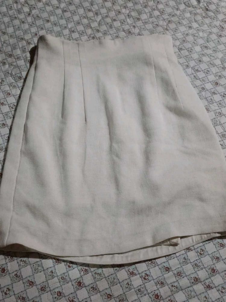 Chic White Mini Skirt