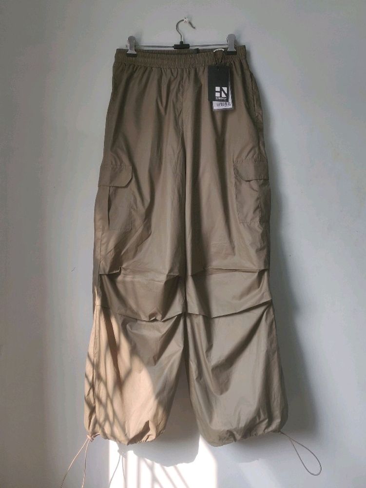 OLIVE PARACHUTE CARGO PANTS