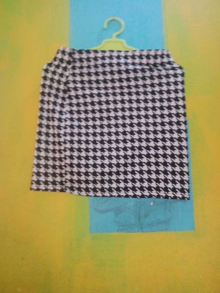 Houndstooth Mini Skirt