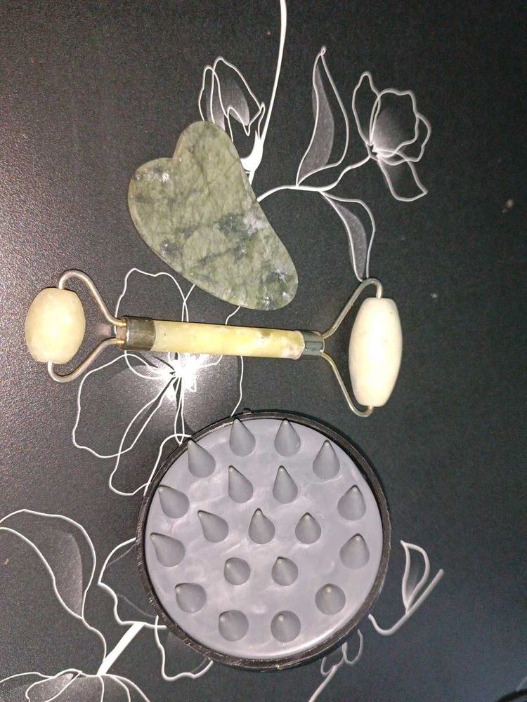 Facial Roller &amp; Gua Sha and scalp massager set