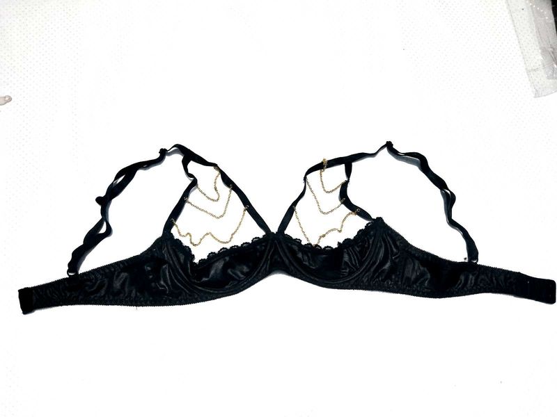 (815) Sexy Bra. 32