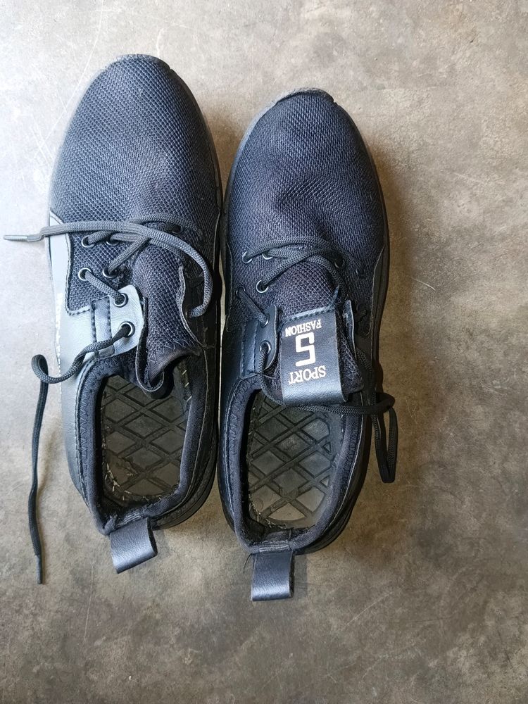 Black Shoes