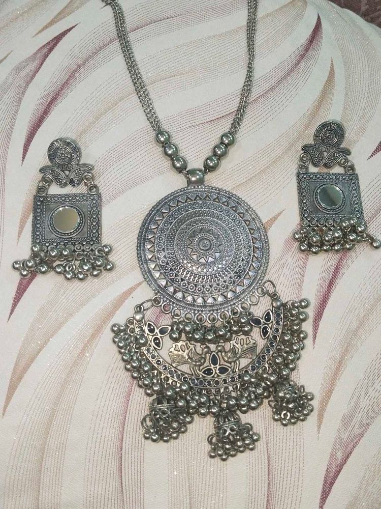 Elegant Oxide Jewellery Set