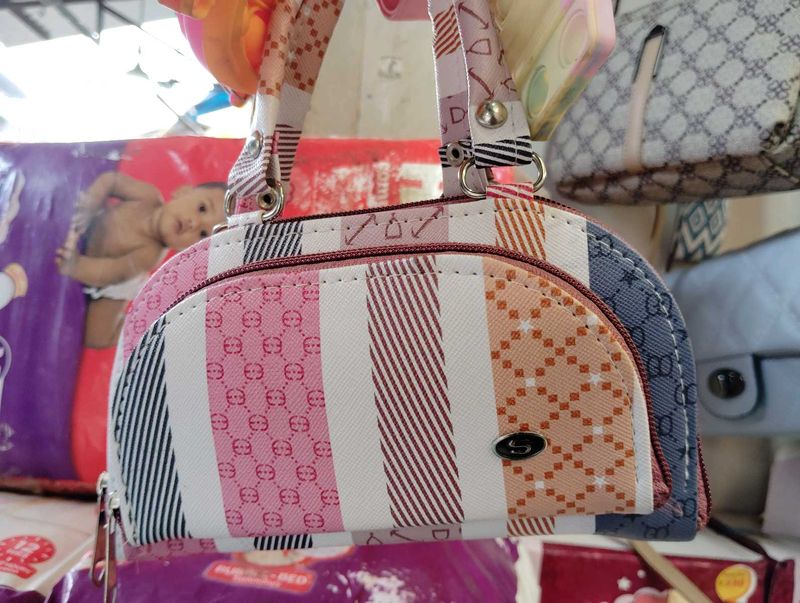 Hand Bag For Regular Market Used