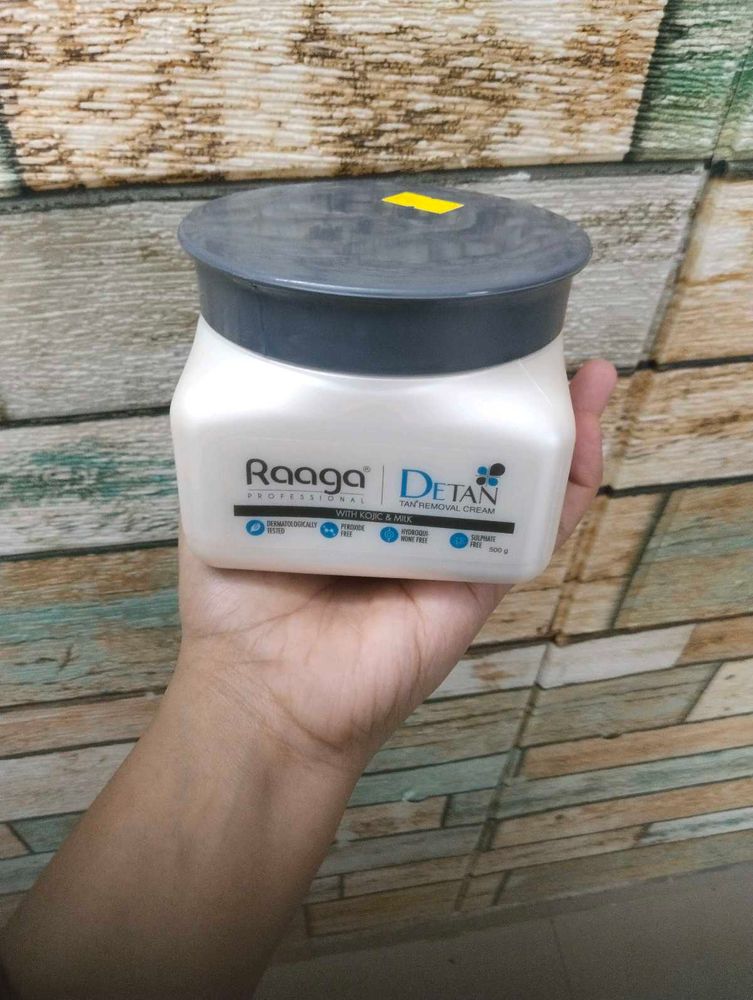 Raaga Professional DeTan Cream