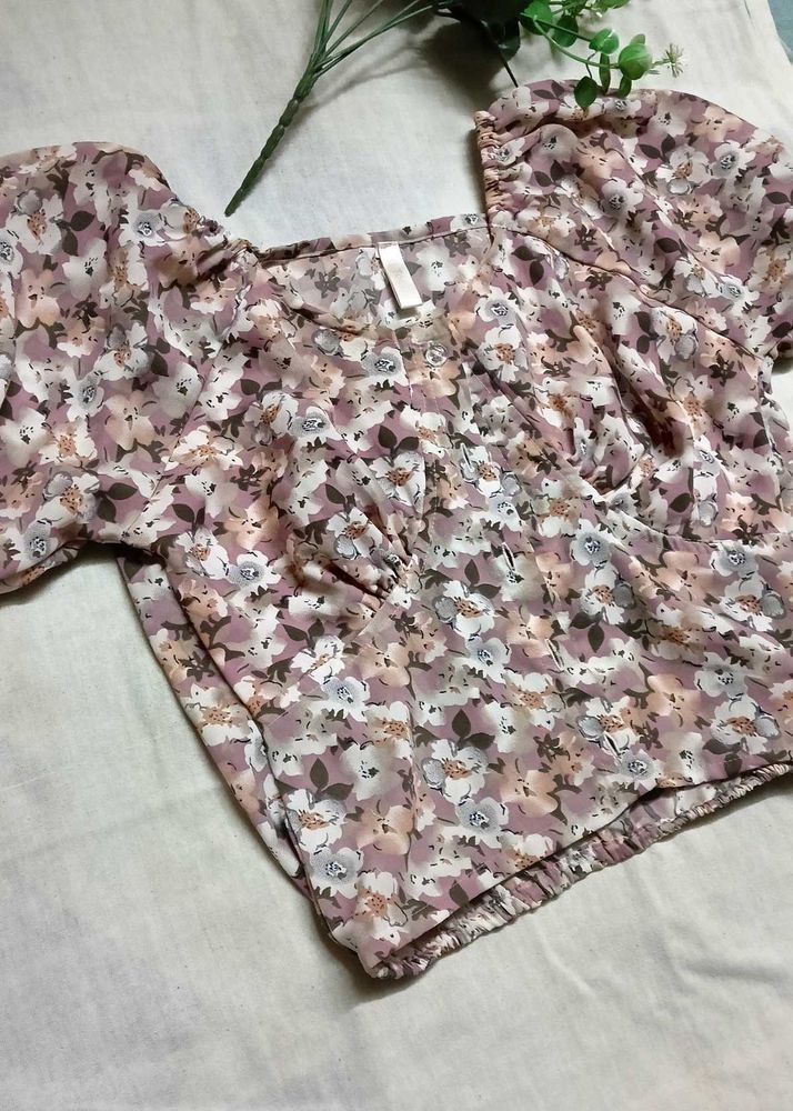 Floral Puff Sleeve Crop Top