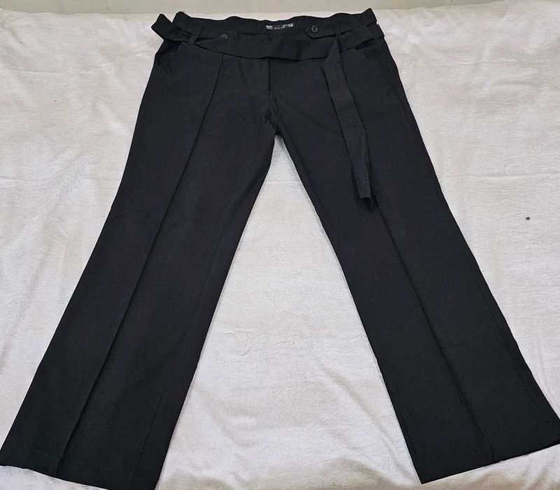 Black belted trousers