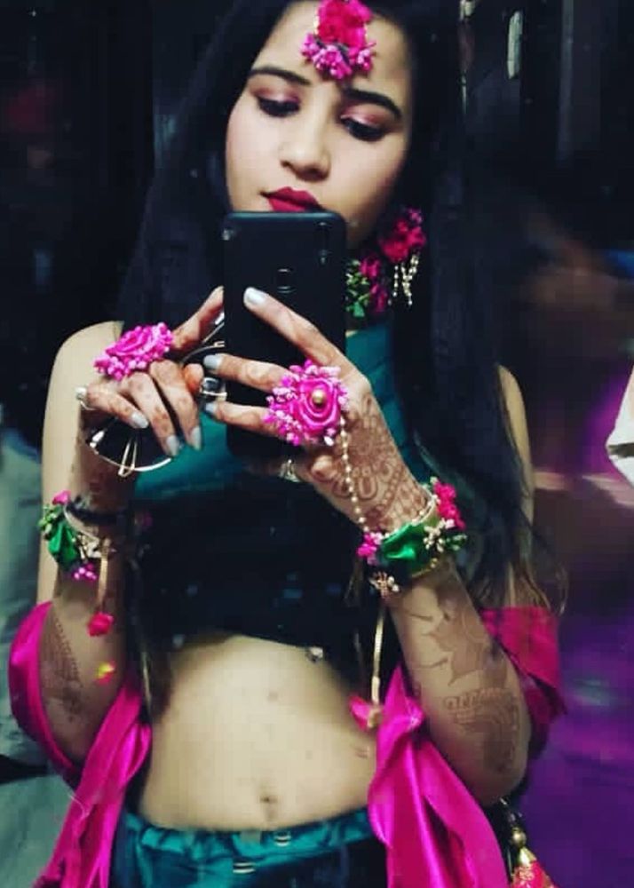 Better Outfit For Mehndi Function