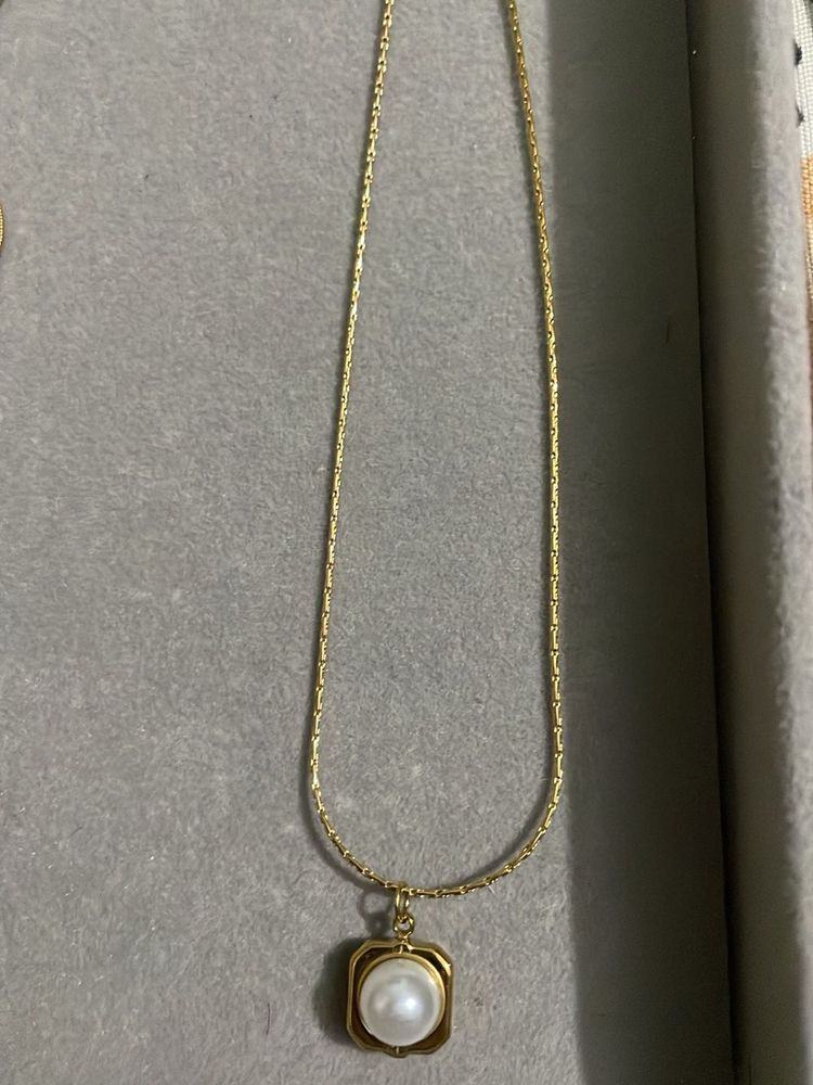 Pearl Gold Necklace