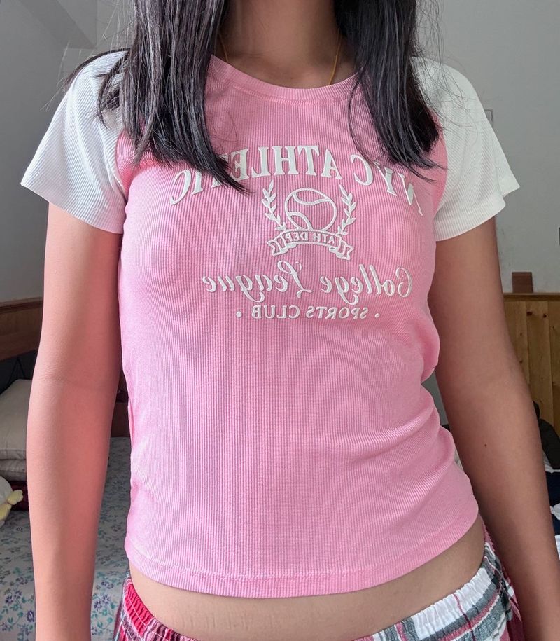 pink fitted top