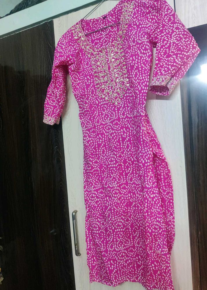 Elegant Pink Bandhani Printed Kurti with Golden Em