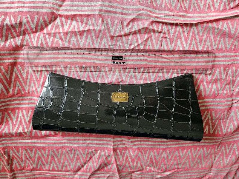 Black Clutch
