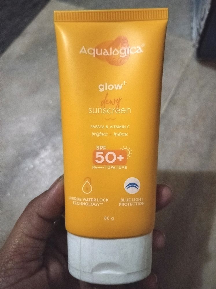 Aqualogica glow dewy sunscreen