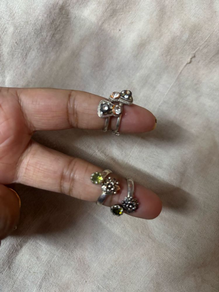 set if 2 pair silver toe rings
