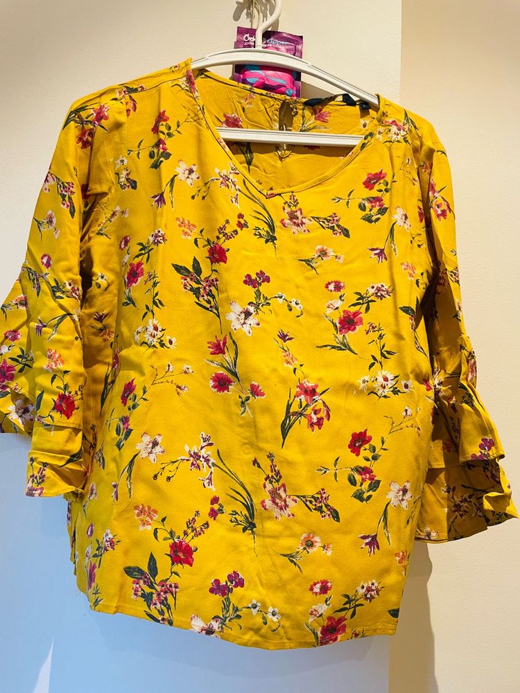 Beautiful Mustard Top In Comfy Soft &amp; Flowy Fabric