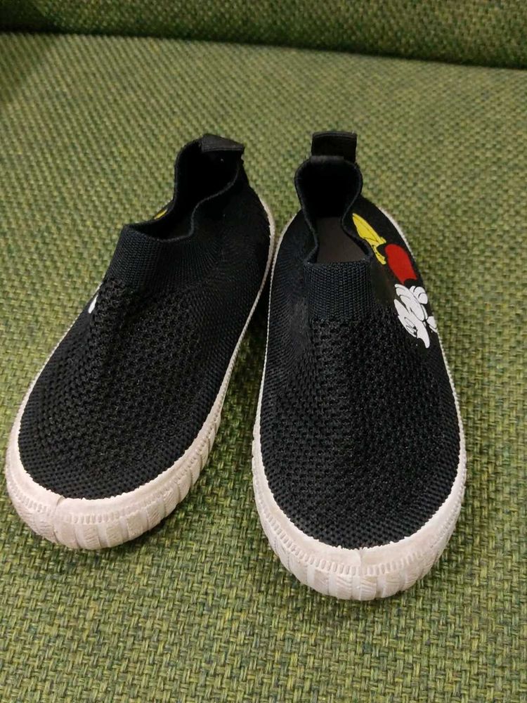 Cute Black Slip-on Shoes
