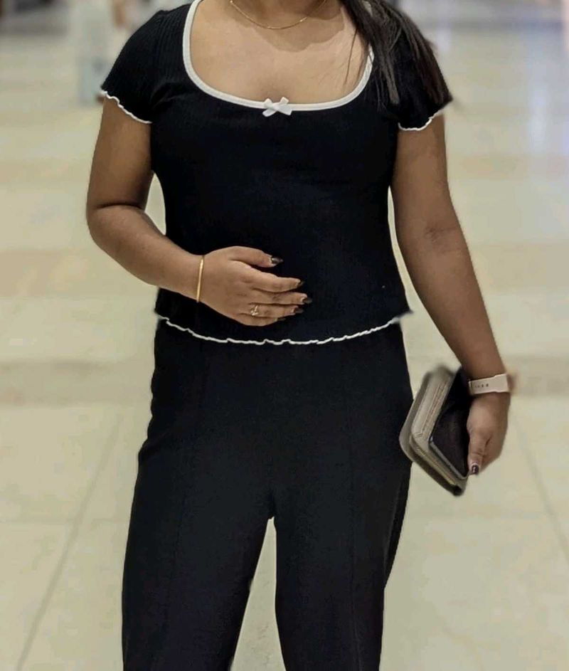 Black Casual Top With Bow