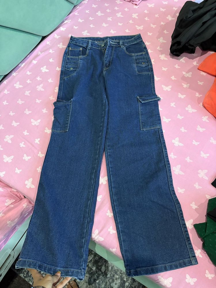 Wide Leg Cargo Jeans