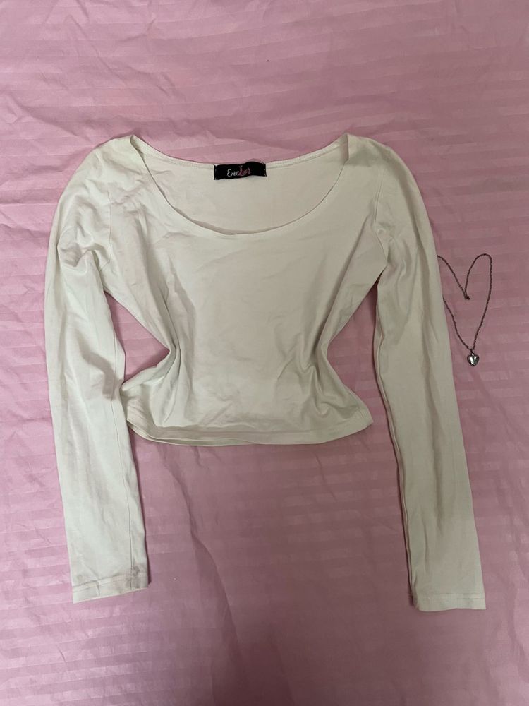 White full sleeve crop top.