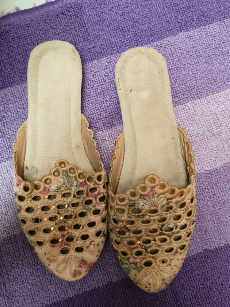 Jaipuri Floral embellised Flats