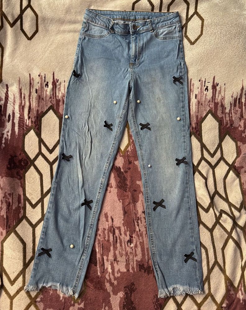 🎀 Bow Light Wash Jeans