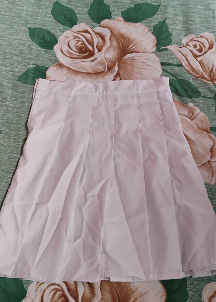 White Pleated Skirt🤍 &amp;grey shorts combo 🫧