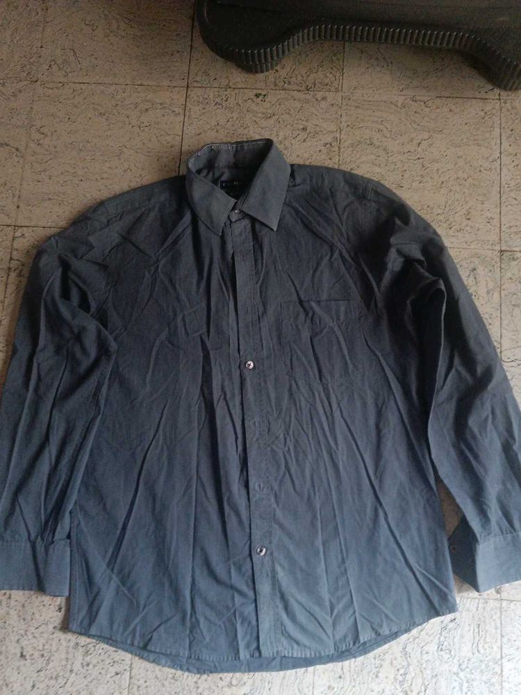 Men&#39;s Casual Shirt