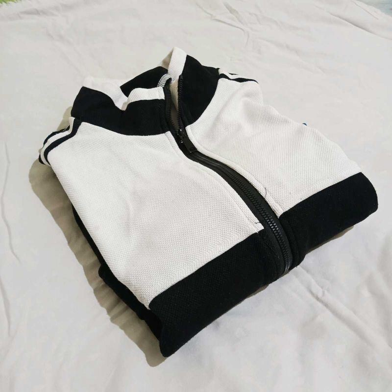Branded Zipper Upper (M)