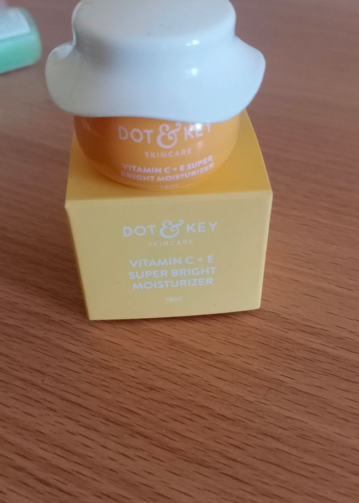 Dot &amp; Key Vitamin C+E Moisturizer (New)