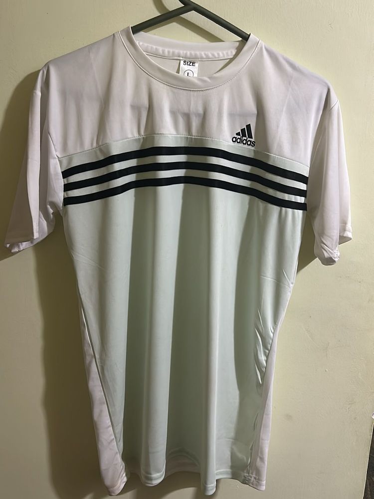 Adidas Tshirt Unisex