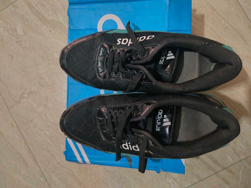 Adidas Sneakers