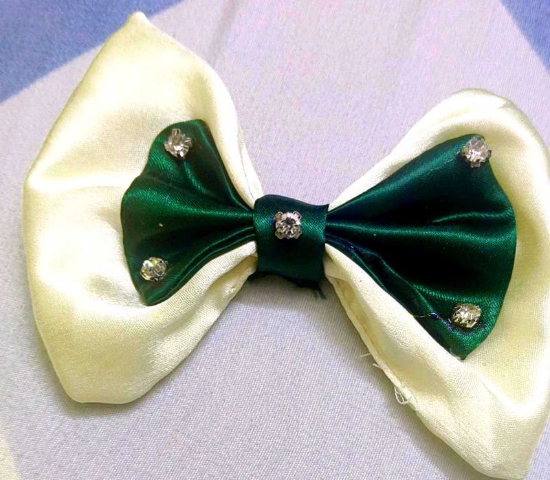 Green &amp; Cream Bow Clip